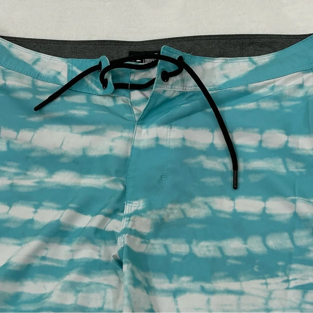 Hurley Water Blue White Striped Hawaiian Surf Swim Trunks Board Shorts Mens 32
